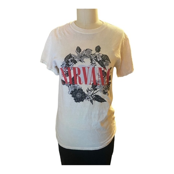 NIRVANA Tops - Nirvana graphic band tee beige/neutral worn flowers Size Small